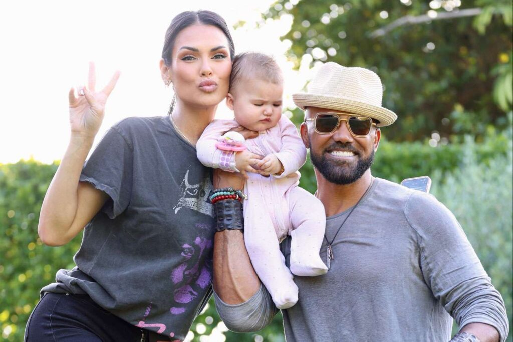 ShemarMoore061923-32-f6a6b42908d84a83899107b6e5f32aef Shemar Moore, Jesiree Dizon, and their daughter in a cheerful family photo